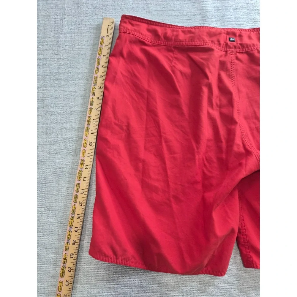 Quiksilver Board Shorts Mens 37 Red Logo Standard Fit Cargo Pocket Swim Wear